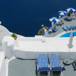 Santorin, hébergement avec vue