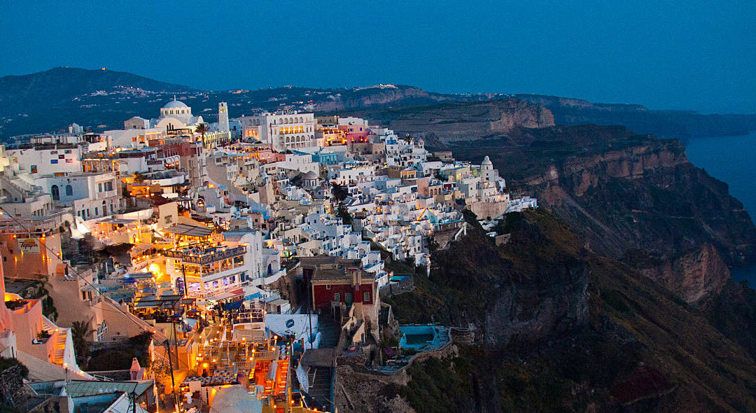 Théra, Thira ou Fira ?