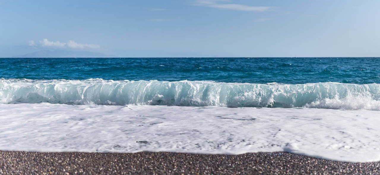 plage perivolia santorin