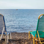 Vue depuis la plage de Monolithos