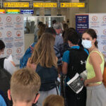 controles covid à l'aéroport