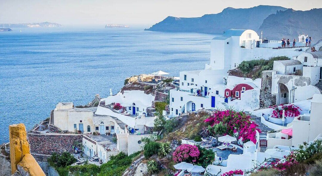 Quelle est la plus belle ville de Santorin ?