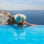 Santorin, piscine à débordement