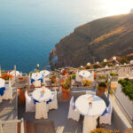 terrasse de restaurant à Santorin
