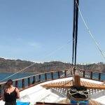 Balade en bateau face à Fira