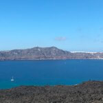Thirassia vue depuis la caldeira de Santorin