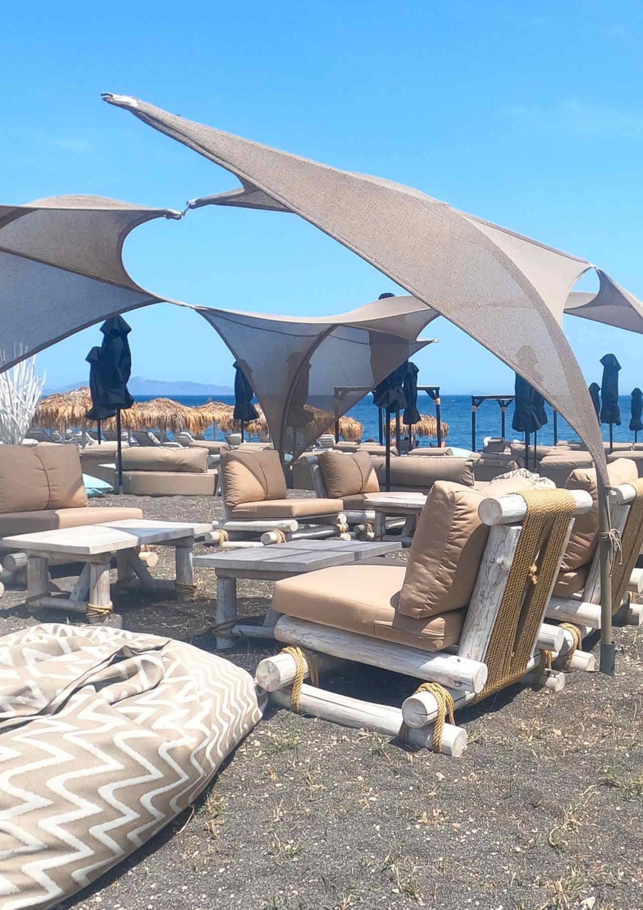 bar de plage à Perissa