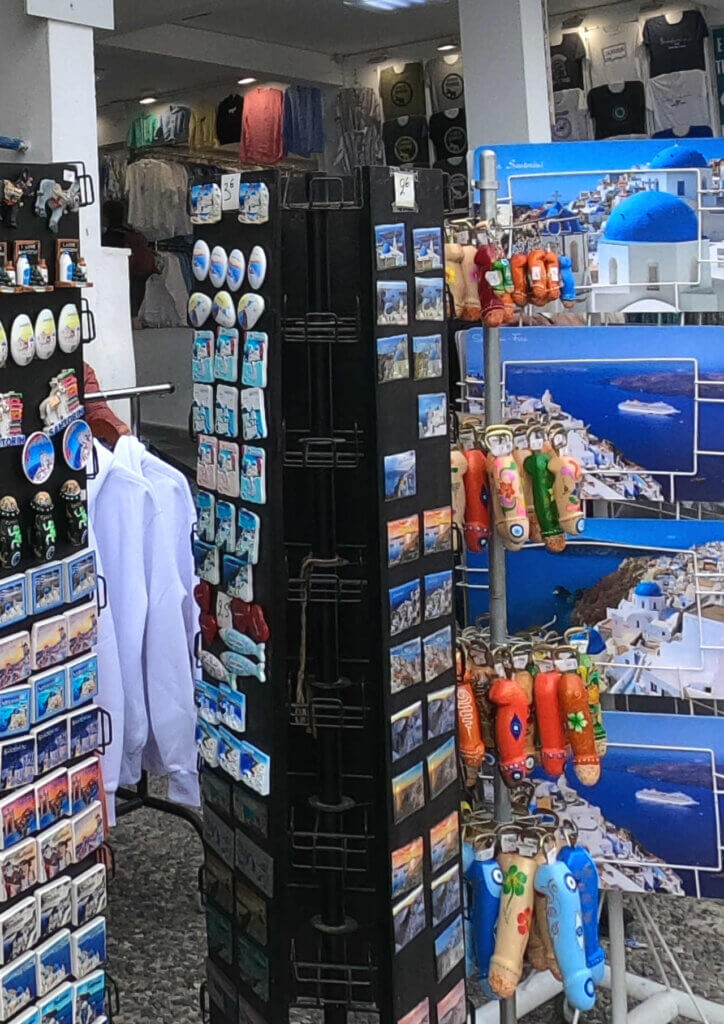 œil bleu sur des accessoires grivois