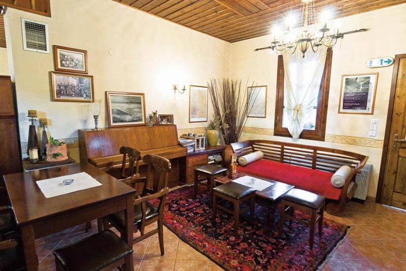 villa kastanodasos santorin